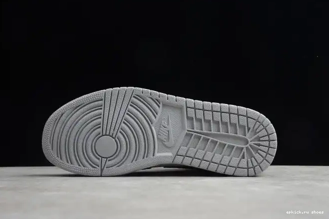 Rep 1 Light 554724-092 Jordan Mid Grey Smoke AIR 0421